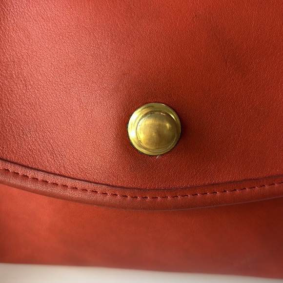 Coach | Vintage Chrystie #9892 in Red with Spring Lock - Picture 6 of 15